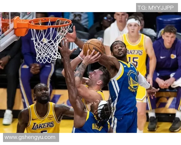 库里神勇爆发,勇士大胜湖人——篮球新传奇再书篇章
